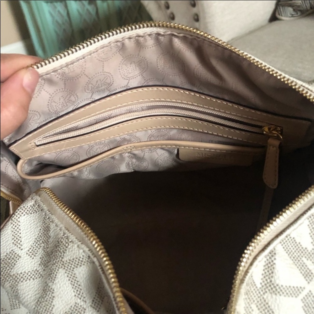 Mk purse - Picture 3 of 6